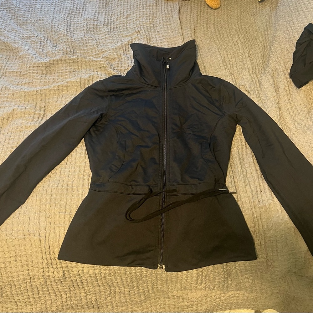 LULULEMON JACKET